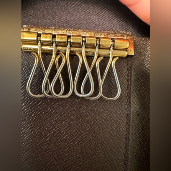 Louis Vuitton Damier Ebene 6 Key Case Holder - Picture 5 of 10